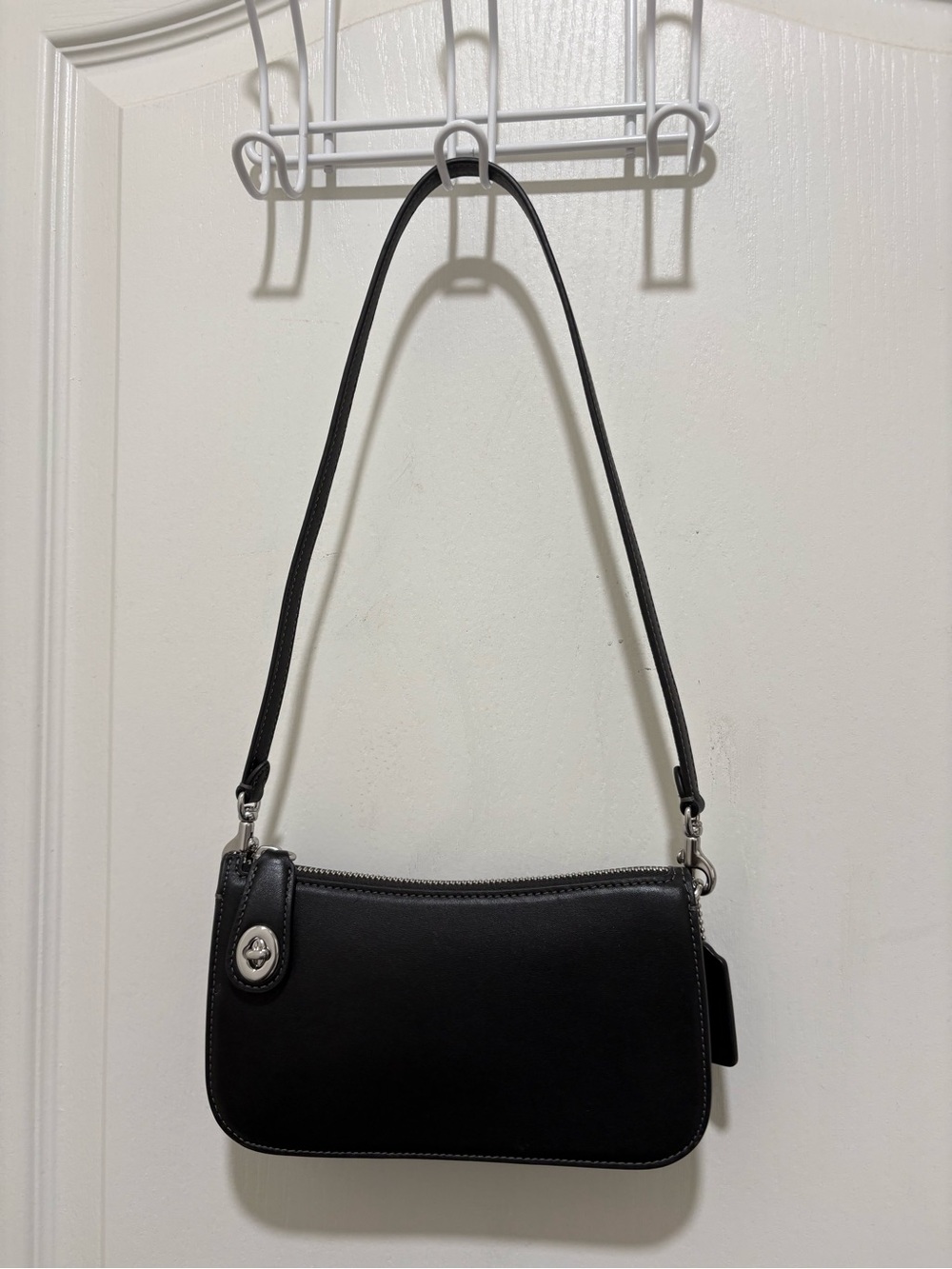 Coach Penn Shoulder Bag (CM581) in Black - LIKE NEW!